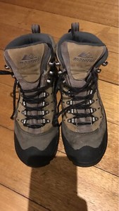 hiking boots kingston